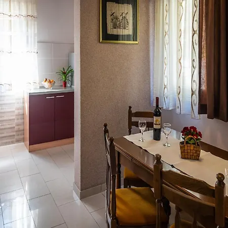 Area Krem Ar - Groundfloor With Terrace *